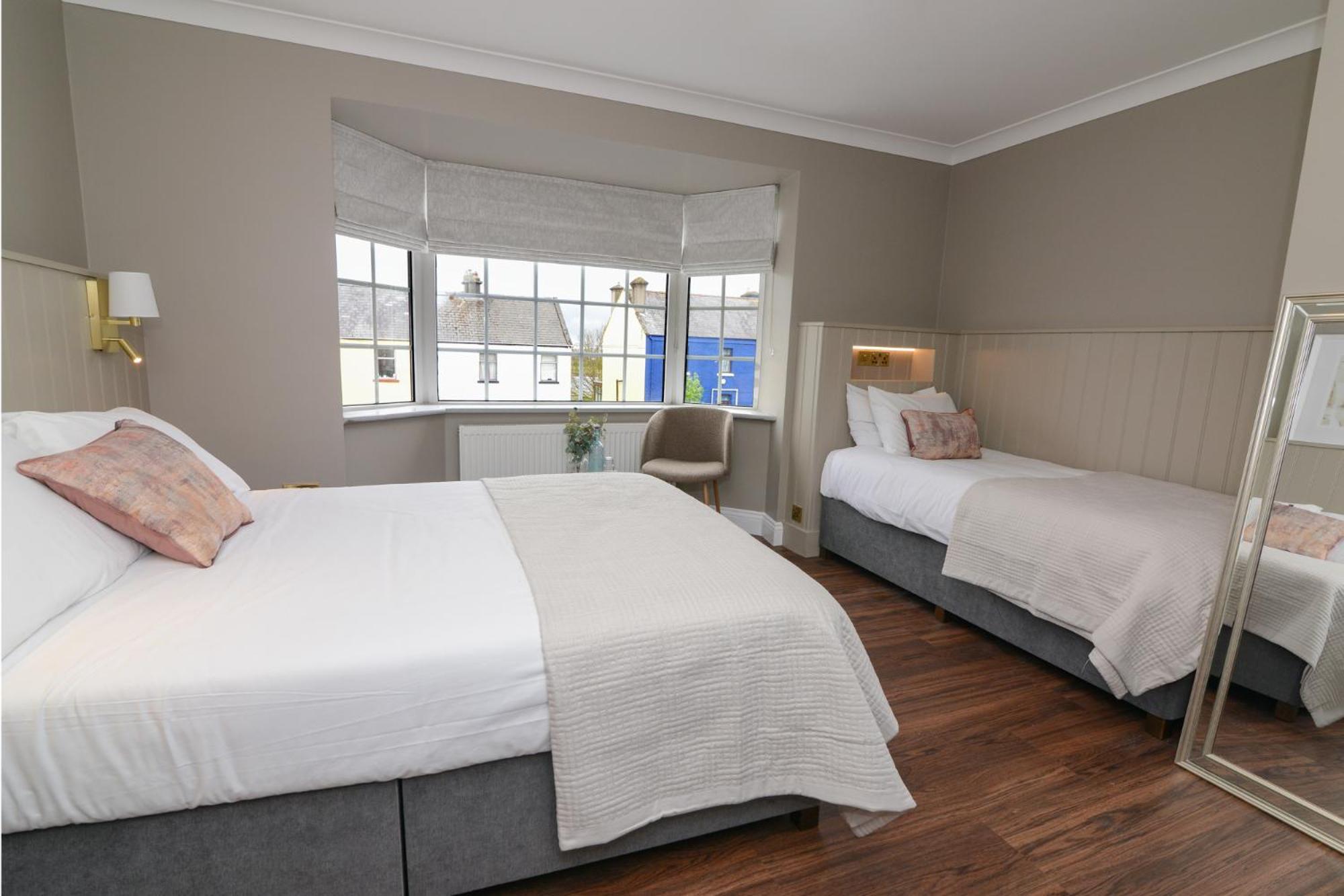 לינה וארוחת בוקר גלוואיי Urban Nest Townhouse מראה חיצוני תמונה